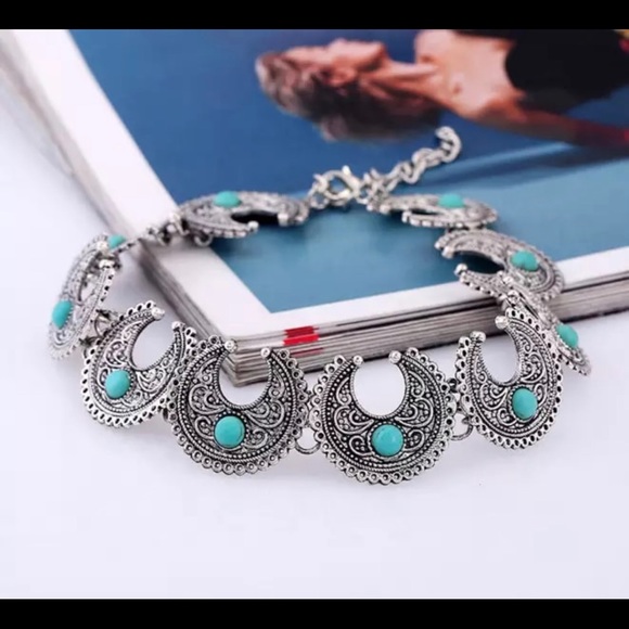 Jewelry - Boho Silver Half Moon Turquoise Choker